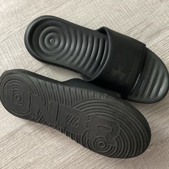 Under armor - Picture 4 of 4